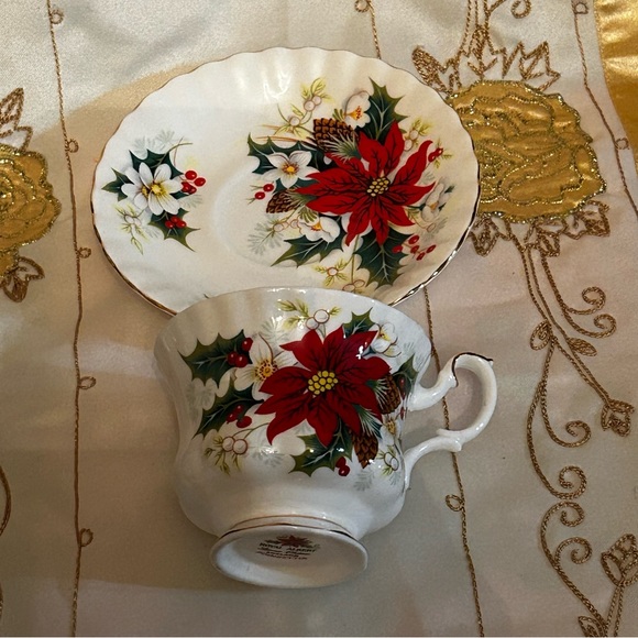 Royal Albert Poinsettia Teacup and Saucer England - Picture 4 of 8
